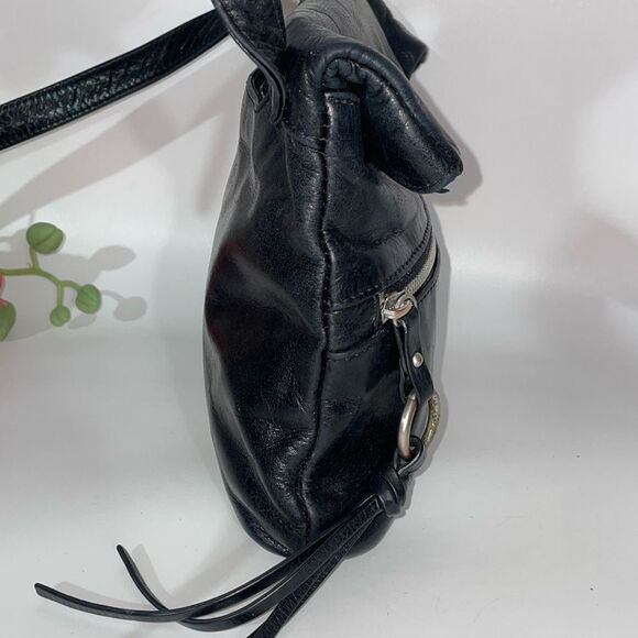 Elegant HOBO Black Leather Crossbody Bag - Picture 4 of 13